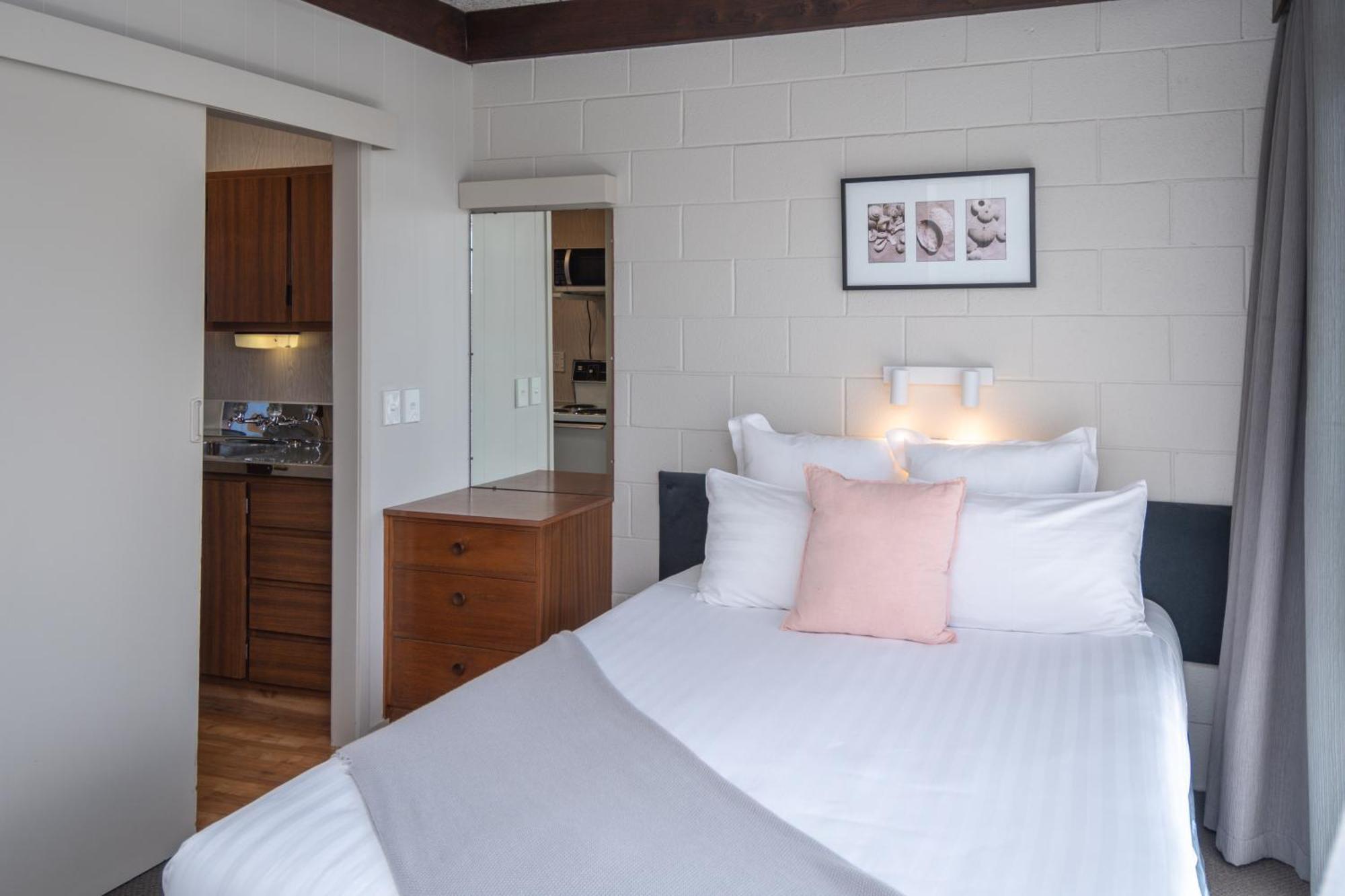 Whispering Sands Beachfront Motel ギズボーン エクステリア 写真