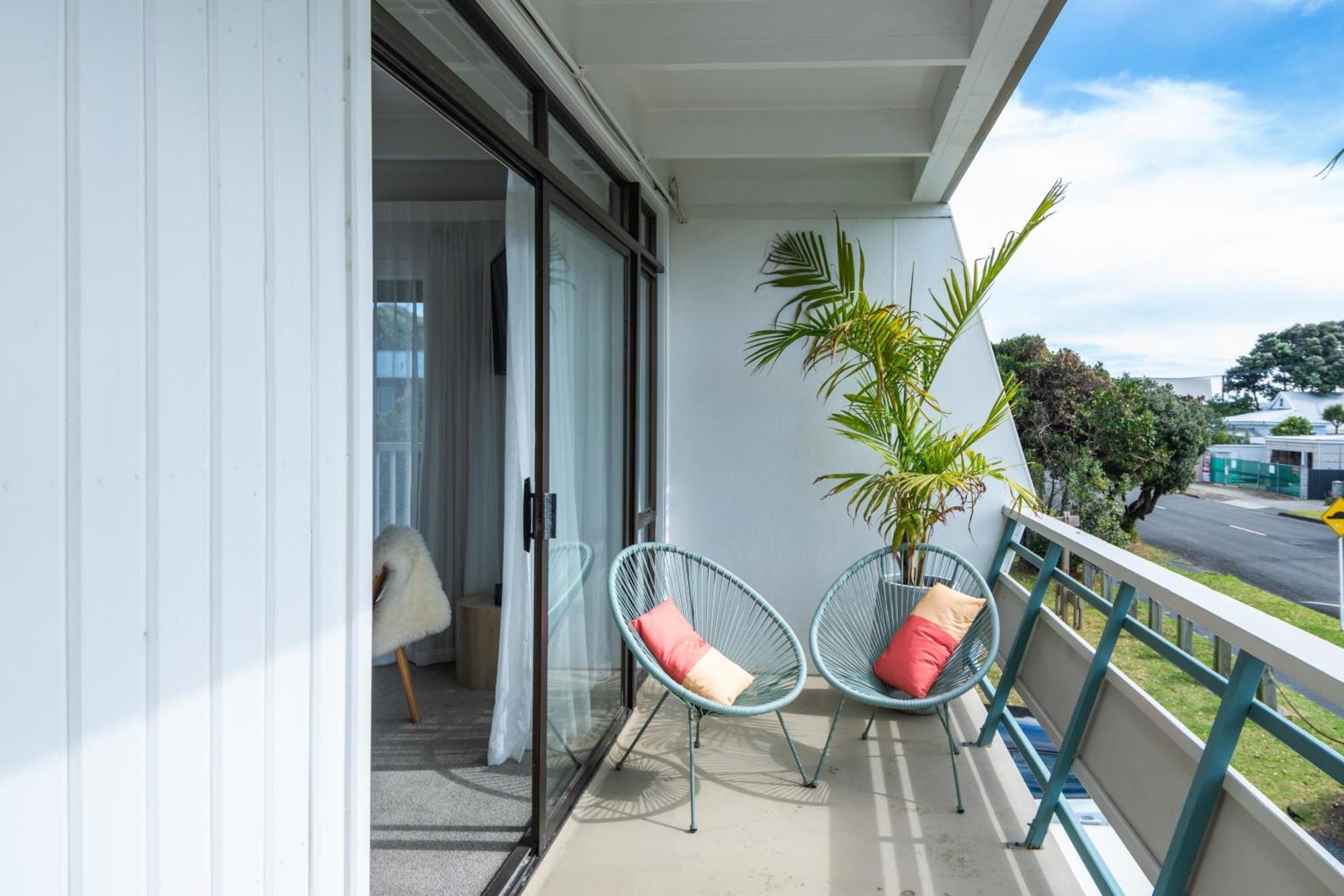 Whispering Sands Beachfront Motel ギズボーン エクステリア 写真