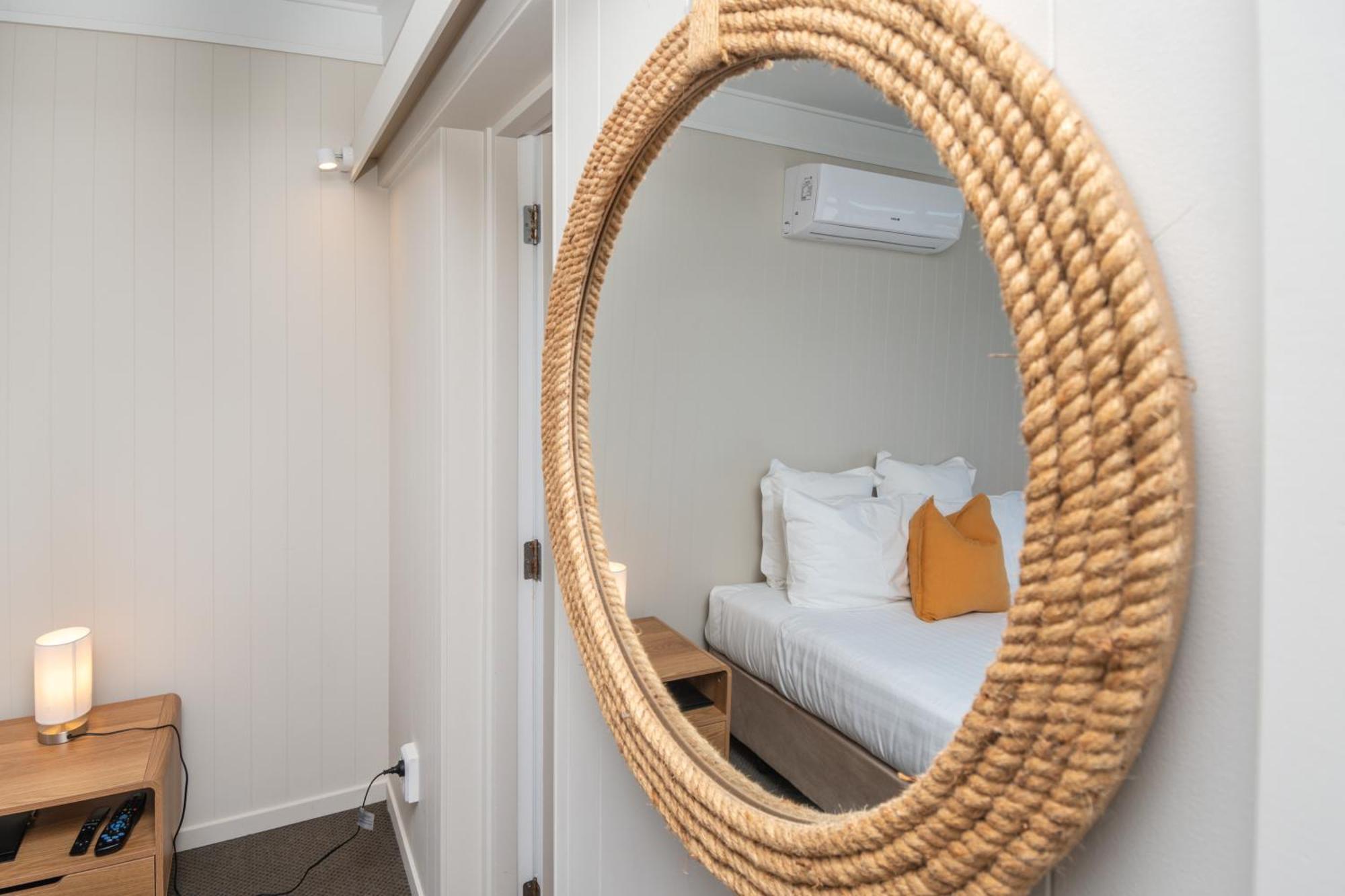 Whispering Sands Beachfront Motel ギズボーン エクステリア 写真